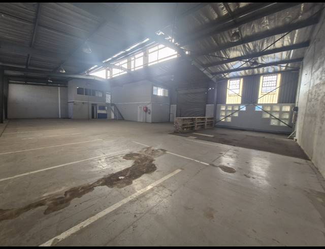 480M² WAREHOUSE TO LET IN DENVER